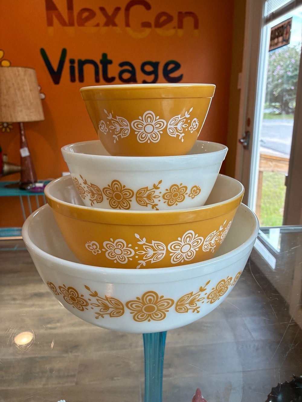 Vintage Pyrex Butterfly Gold Complete 4-Pc Mixing Bowl Set 401-404